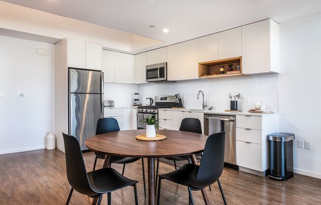 2 beds, 2 baths, 1,084 sqft, $5,150, Unit 610