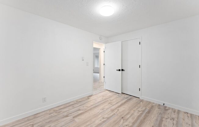 2 beds, 1 bath, $1,595, Unit 2511 SE Monroe St