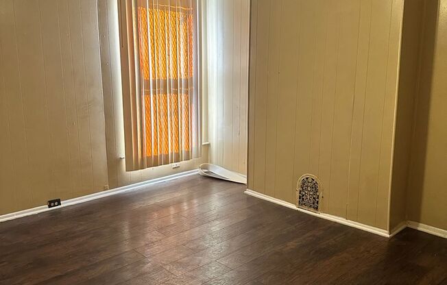 Spacious Home for Rent! W/D Hook-Up! Available Now!