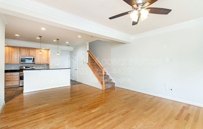 5675 HARRINGTON FLS LN