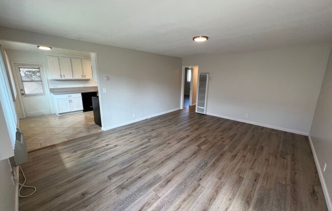 2 beds, 1 bath, $2,625, Unit Oak 278