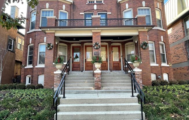 Graper House Apartments