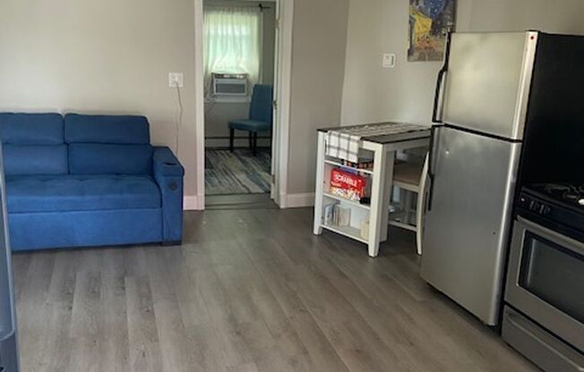 1 bed, 1 bath, 800 sqft, $1,200, Unit Unit 1