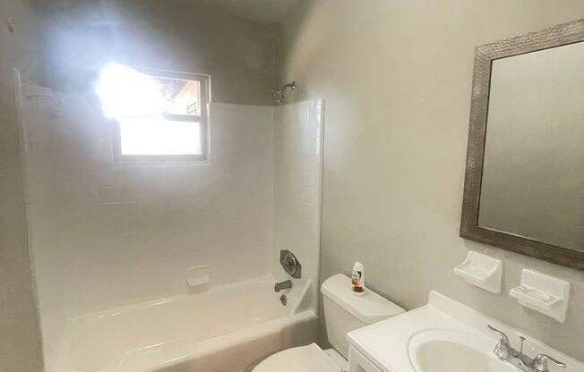 2 beds, 1 bath, $1,595