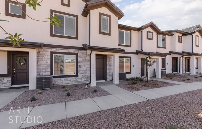 Enjoy this charming 3-bedroom, 2-bathroom home nestled in the scenic Hoodoo Hollow at Long Valley.