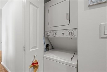 2 beds, 2 baths, 871 sqft, $2,950, Unit 721