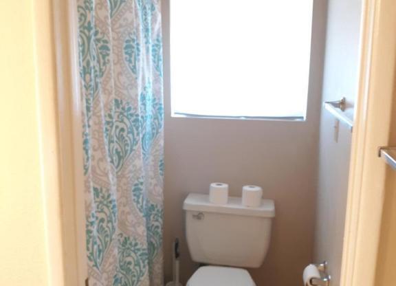 2 beds, 1 bath, 962 sqft, $1,500, Unit # 812
