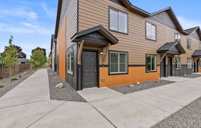 Alki Townhomes 2-bedrooms, 1.5 bathrooms