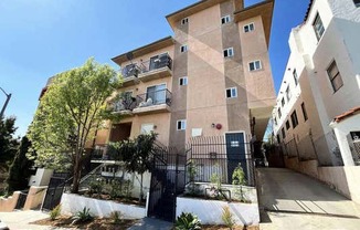 3 beds, 2 baths, 1,400 sqft, $2,654, Unit 6