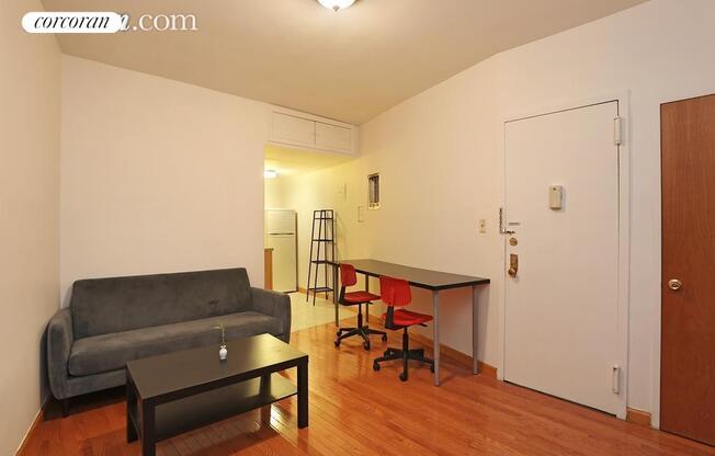 3 DOYERS ST