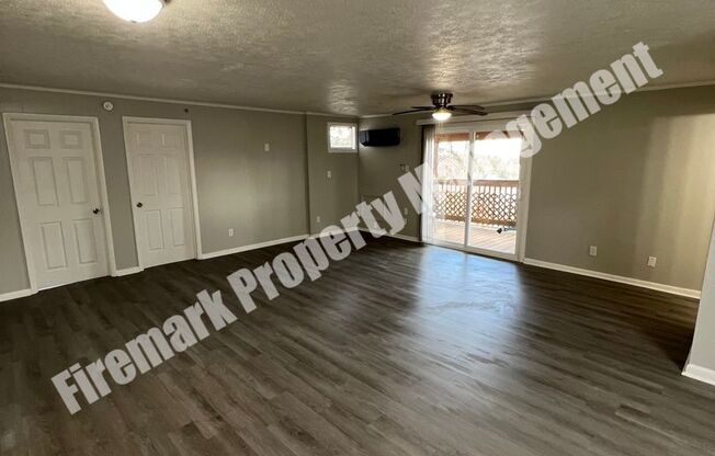 2 beds, 1 bath, $1,299, Unit 7