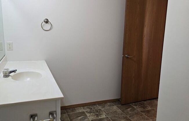 2 beds, 1 bath, 1,010 sqft, $1,279, Unit PL   2205