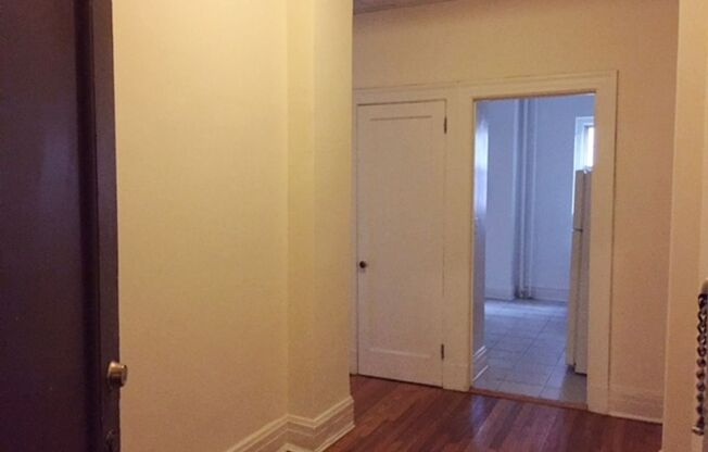 1 bed, 1 bath, 900 sqft, $1,400, Unit 114