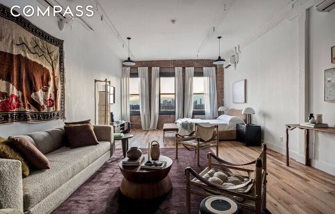 Studio, $4,750, Unit 2R