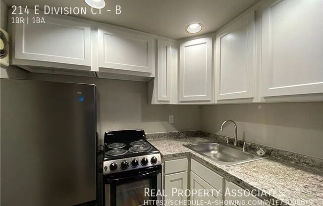 214 E DIVISION CT