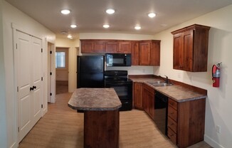 2 beds, 1 bath, $950, Unit 3