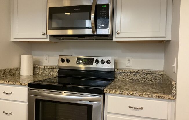 Studio, 1 bath, $1,395