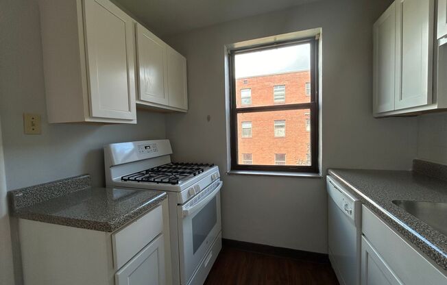 3 beds, 1 bath, 1,000 sqft, $2,190, Unit 6224 Fifth Ave. #216F