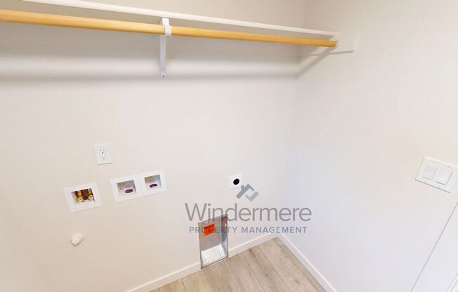 2 beds, 1 bath, 880 sqft, $1,795, Unit 389 Arissa