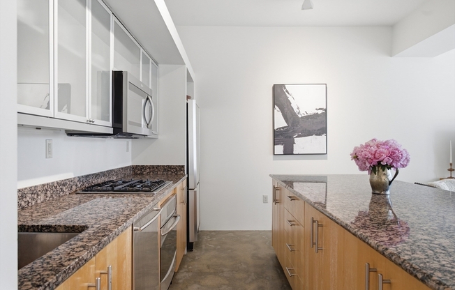 1 bed, 1 bath, 917 sqft, $4,500, Unit 414