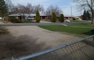 2 bedroom, 1 bathroom home in Wheat Ridge off 34th and Teller!