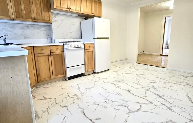 196 W 9 ST