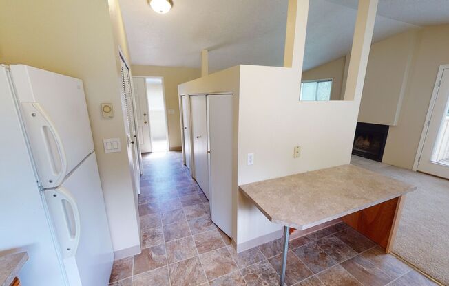 2 beds, 1 bath, 1,000 sqft, $1,695, Unit 6978