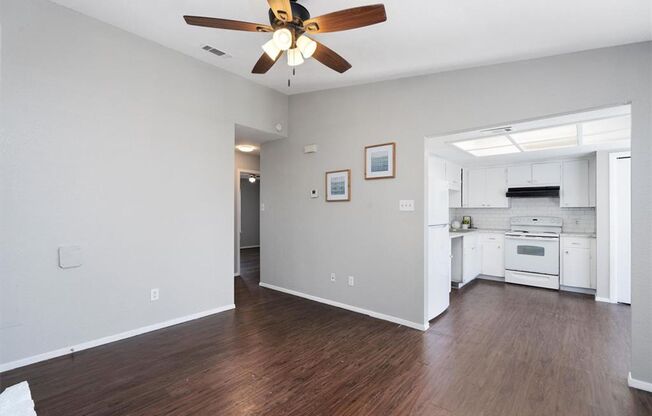 1701-1711 Rawhide Loop