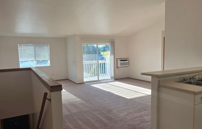 2 beds, 1 bath, 856 sqft, $1,269, Unit PL   7305