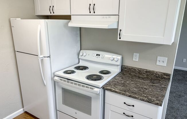 2 beds, 1 bath, 756 sqft, $1,125, Unit 65