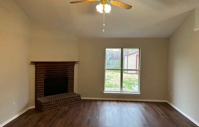 3 beds, 2 baths, $1,595