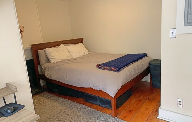 1 bed, 1 bath, 450 sqft, $2,650, Unit 30