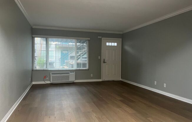 2 beds, 1 bath, 850 sqft, $2,575, Unit 801E