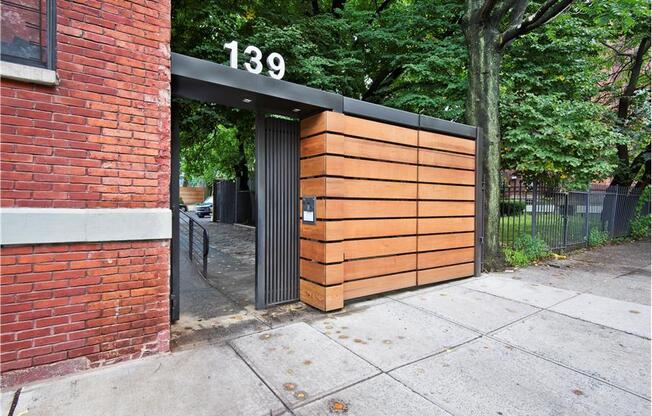 139 EMERSON PL