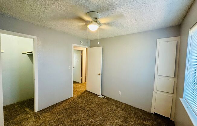 2 beds, 1.5 baths, 992 sqft, $780, Unit 215E