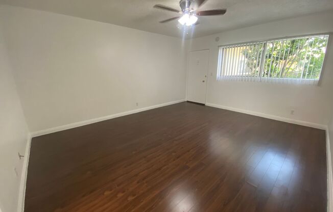 Studio, 1 bath, 370 sqft, $1,300