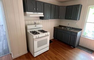 3 beds, 1 bath, $1,250