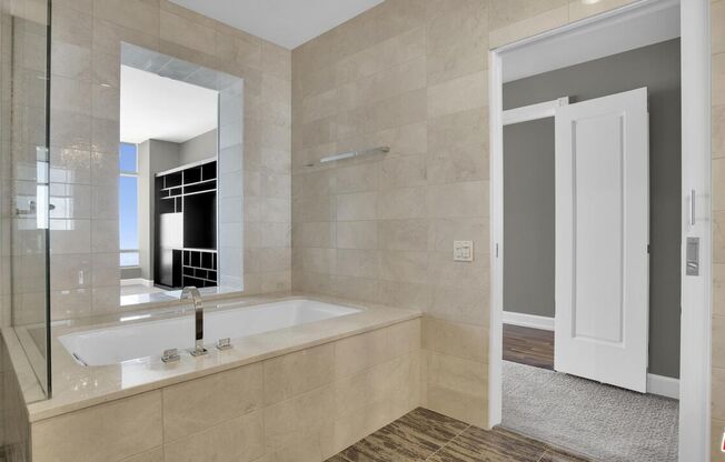 1 bed, 2 baths, 1,390 sqft, $6,195, Unit 39C