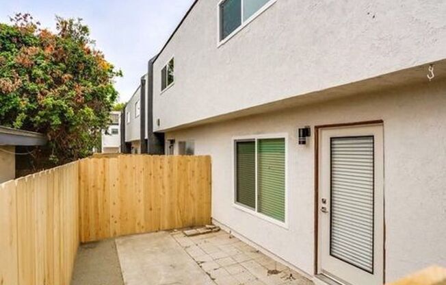 3958-3966 Riviera Drive - 3929-3931 Gresham Street