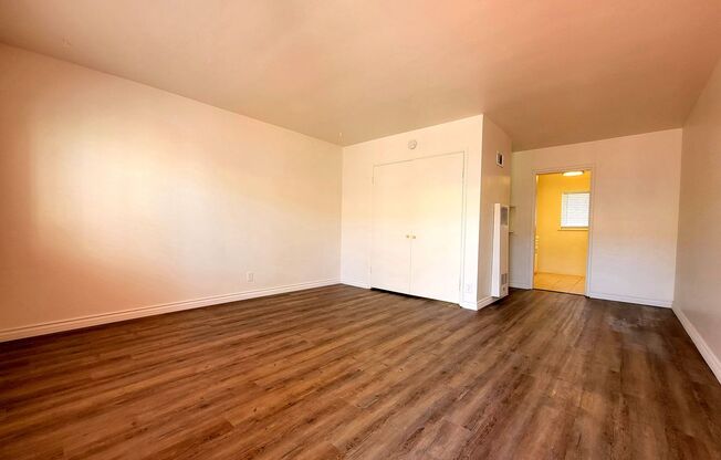 Studio, 1 bath, 550 sqft, $2,195