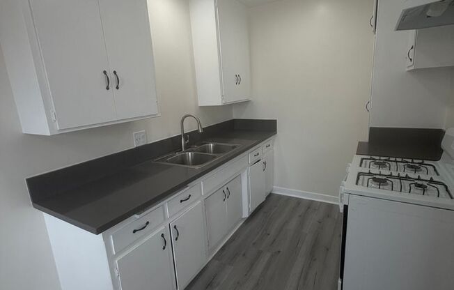 7908-7914 Duchess Dr