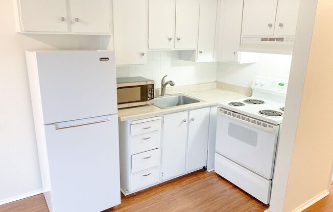 1 bed, 1 bath, 475 sqft, $1,395, Unit 403