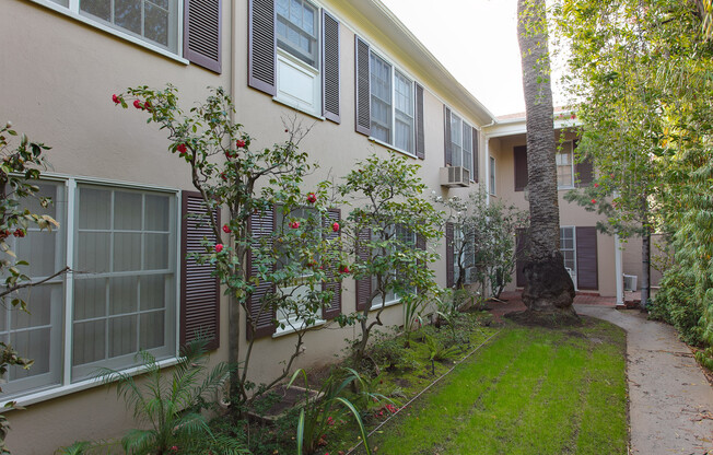 1 bed, 1 bath, 720 sqft, $2,395, Unit G