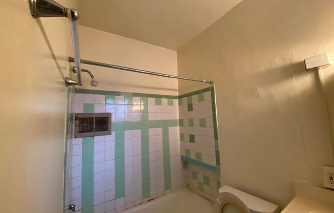 Studio, 1 bath, $795, Unit 3