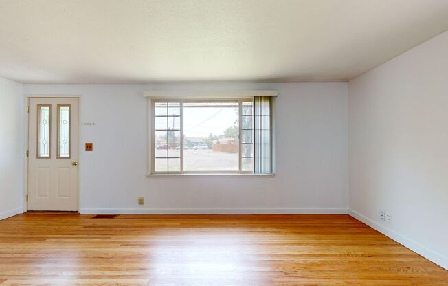 3 beds, 1 bath, $1,750