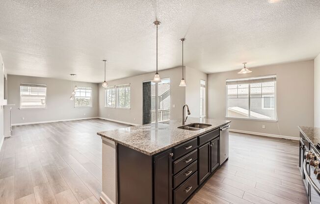 Large Beautiful Rental! Move in by next week!