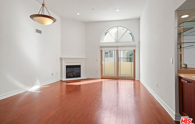1240 S Sherbourne Dr Unit 302