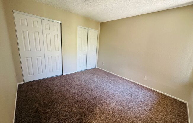 Move in Special 2 Weeks Rent Free, Beautiful, Newly Renovated in Santa Clarita, CA.