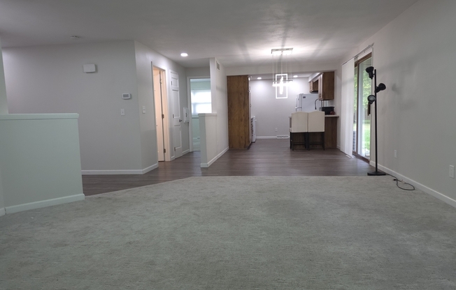 3124 N BLUEMOUND DR