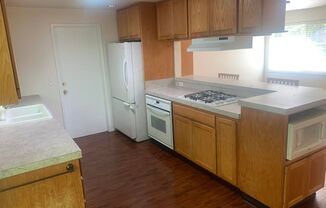 3 beds, 2 baths, $2,495